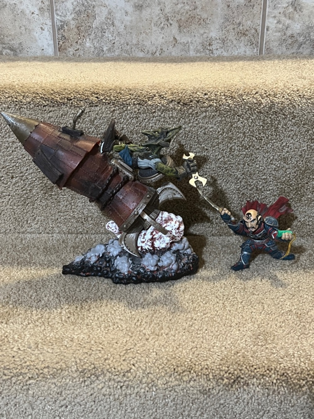 World Of Warcraft Rocket Gibzz Sparklighter Goblin Statue & Gnome Rogue figure